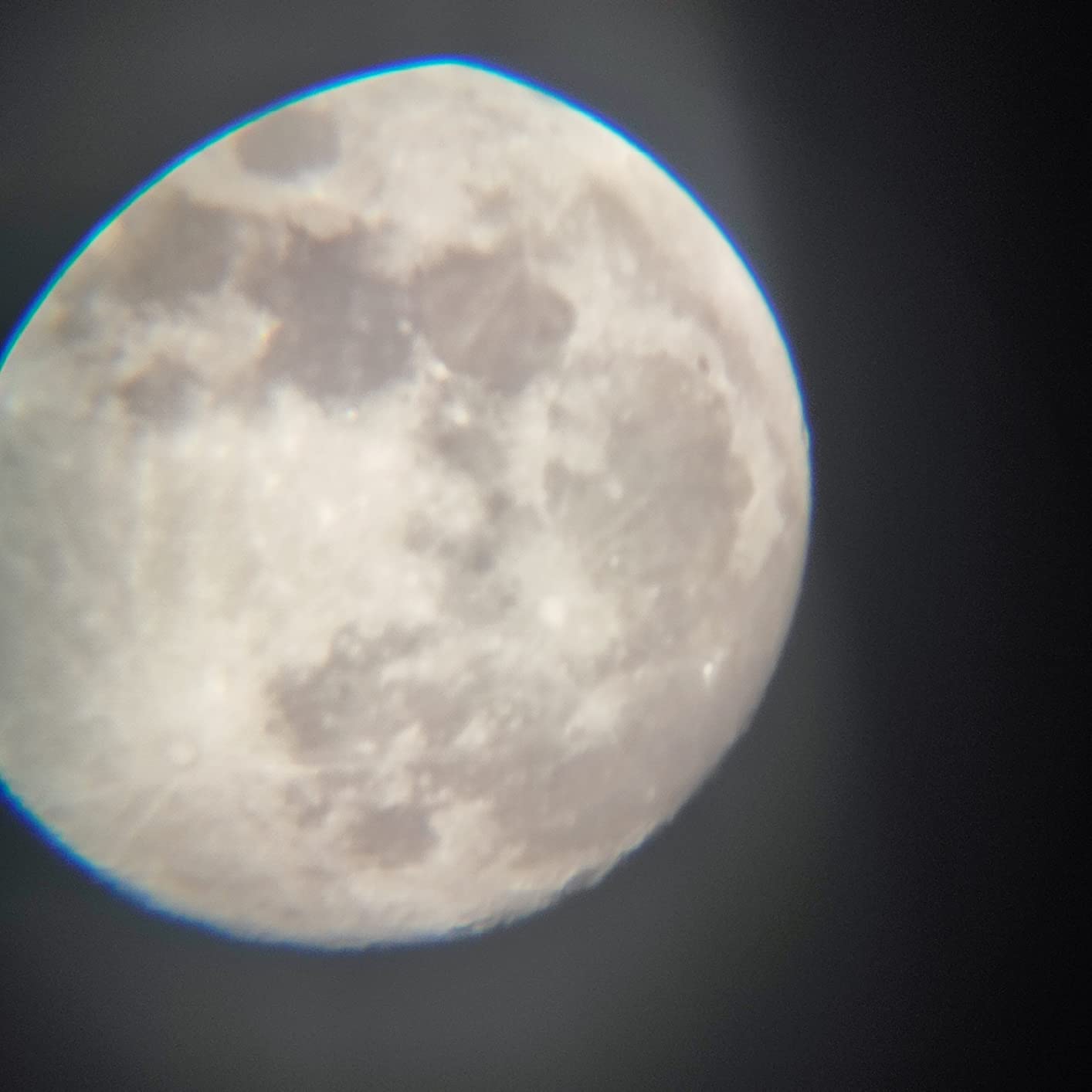 Lune incroyable
